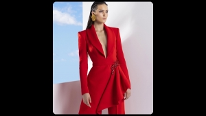 نجا سعادة يُطلق مجموعته الجديدة &quot;Femme D’Azur&quot; للأزياء الجاهزة لربيع وصيف 2023 ضمن أسبوع الموضة في باريس